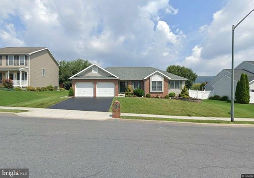 33 Blue Spruce Drive, ENOLA, PA, 17025 | Card Image