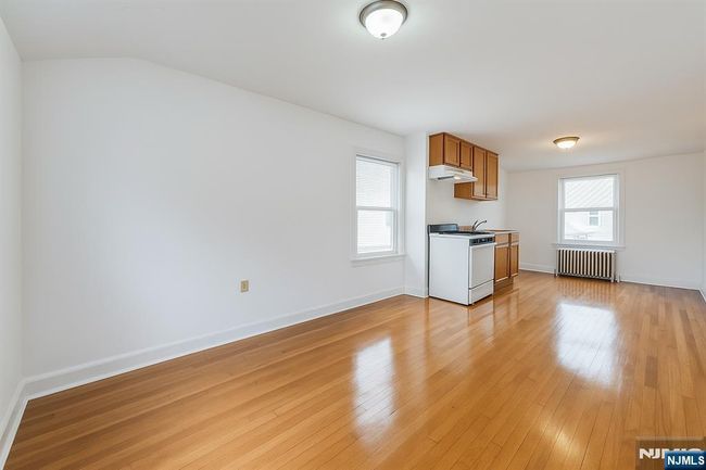 10 5 Th St, Home with 4 bedrooms, 2 bathrooms and null parking in Ridgefield Park NJ | Image 15