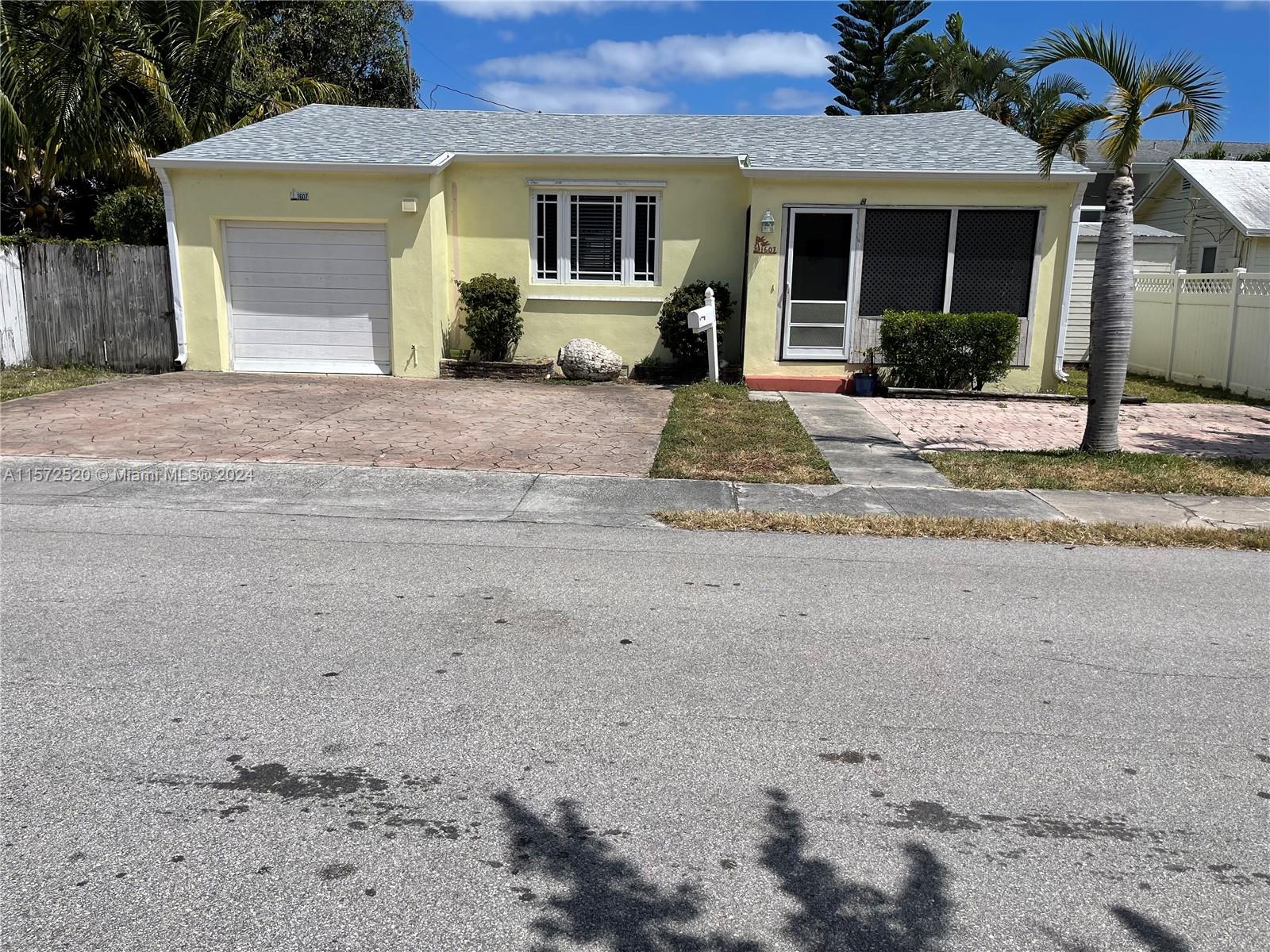 Hayes St, Hollywood, FL 33020