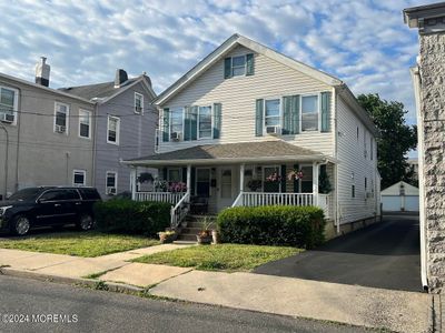 33 Wall Street, Home with 4 bedrooms, 3 bathrooms and null parking in Red Bank NJ | Image 2