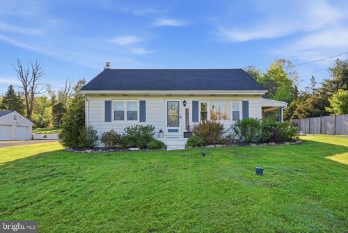 3829 Geryville Pike, PENNSBURG, PA, 18073-2616 | Card Image