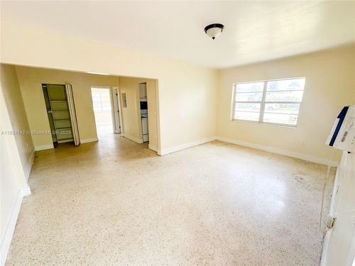 apt-2-2140 Bay Dr, Miami Beach, FL, 33141-3480 | Card Image