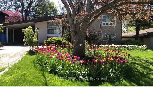 5 Cottonwood Dr, North York, ON, M3C2B3 | Card Image