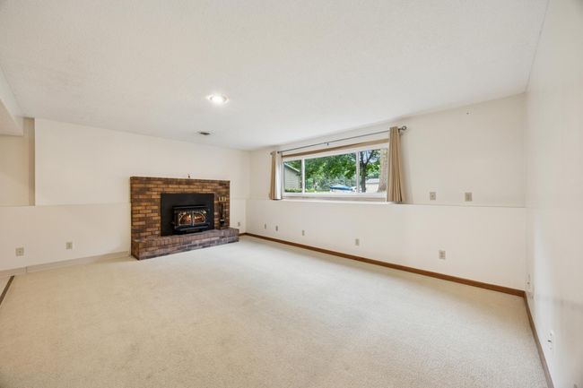 05_interior.jpg | Image 5