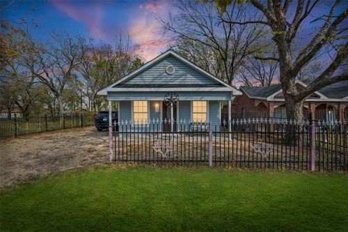 2002 Ne Main St, Ennis, TX, 75119-1845 | Card Image