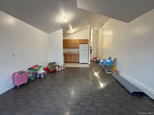 2fl-317 Torry Ave, Bronx, NY, 10473-1660 | Card Image