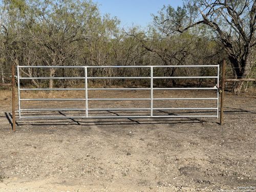 00 County Road 215, Falls City, TX, 78113 | Card Image