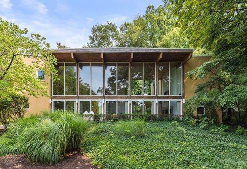 15157 Lakeshore Rd, Lakeside, MI, 49116-9710 | Card Image