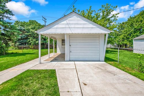 23733 Lexington Ave, Eastpointe, MI, 48021-1913 | Card Image