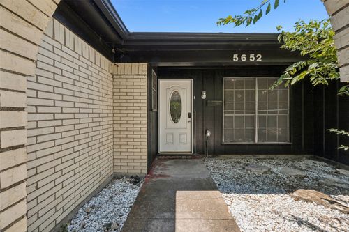 5652 Conlin Dr, Fort Worth, TX, 76134-2220 | Card Image
