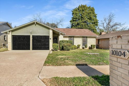 10104 Woodland Village Dr, Austin, TX, 78750-2113 | Card Image