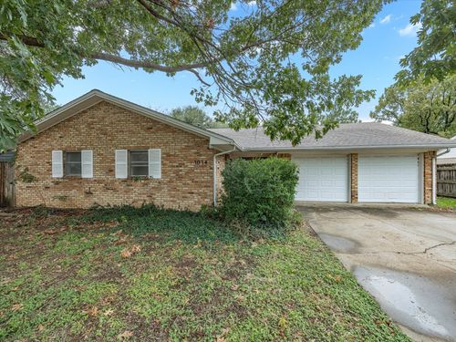 1014 Imperial Dr, Denton, TX, 76209-8612 | Card Image