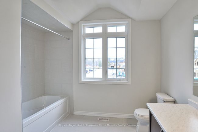 225 Mceachern Lane, House other with 4 bedrooms, 3 bathrooms and 2 parking in Gravenhurst ON | Image 24