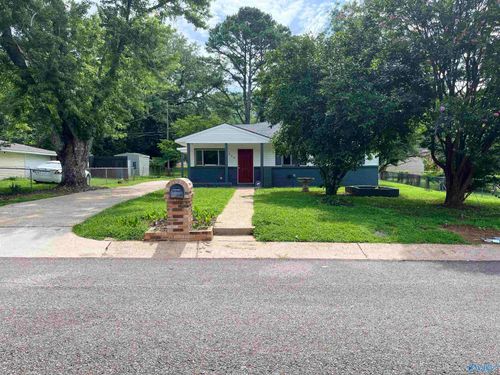 240 Victory Ln Ne, Huntsville, AL, 35811-1427 | Card Image