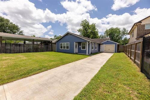 4942 Bataan Rd, Houston, TX, 77033-2604 | Card Image
