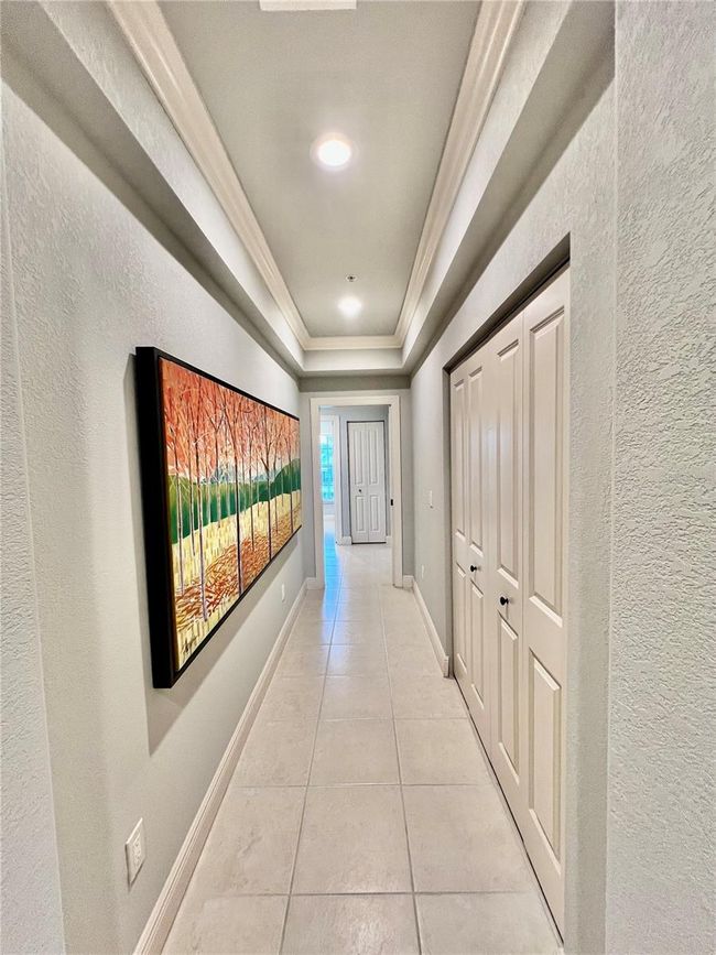 APT-301 - 10091 Lake Cove Dr, Condo with 3 bedrooms, 2 bathrooms and null parking in Fort Myers FL | Image 4