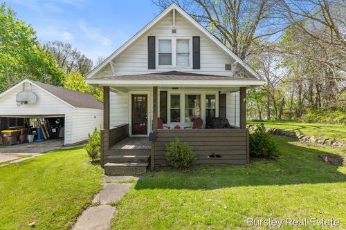 447 Lincoln Ave, Ionia, MI, 48846-1331 | Card Image