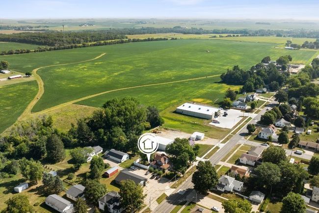 806 E Main St, Home with 4 bedrooms, 2 bathrooms and null parking in New Hampton IA | Image 10
