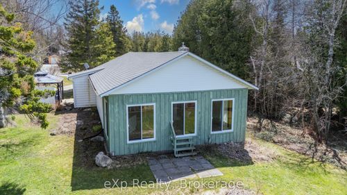 32 Baywatch Dr, Northern Bruce Peninsula, ON, N0H2T0 | Card Image