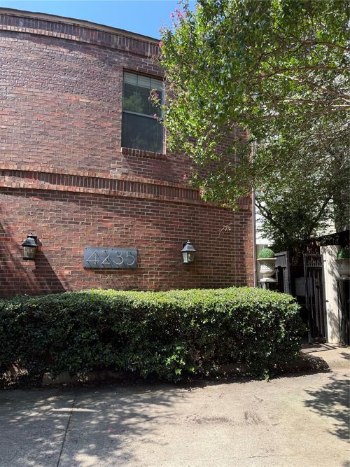 4235 Gilbert Ave, Dallas, TX, 75219-2902 | Card Image