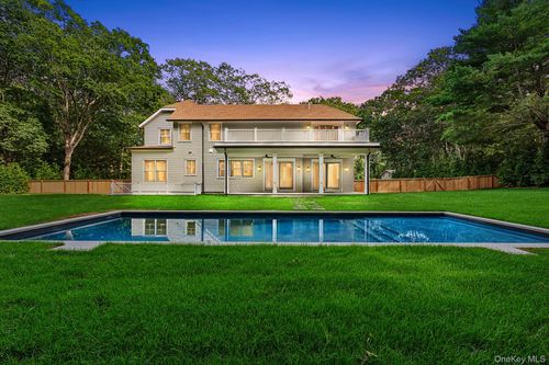 9 Lincoln St, Sag Harbor, NY, 11963-3300 | Card Image