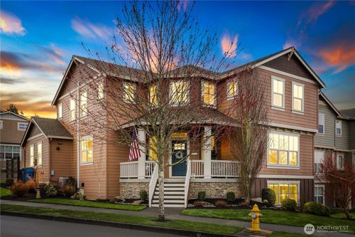 2021 7th Pl, Snohomish, WA, 98290-2499 | Card Image