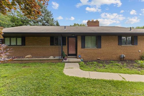 29460 Lathrup Blvd, Southfield, MI, 48076-2007 | Card Image