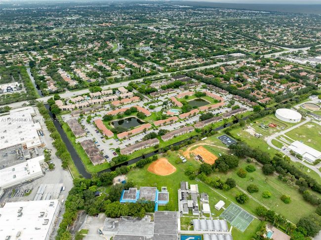 I - 10106 Twin Lakes Dr, Condo with 2 bedrooms, 2 bathrooms and null parking in Coral Springs FL | Image 20