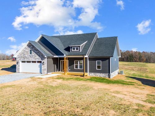 10494 Leesville Rd, Lynch Station, VA, 24571-2295 | Card Image