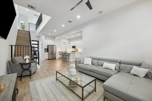 5021 Creekmont Dr, Houston, TX, 77091-5141 | Card Image