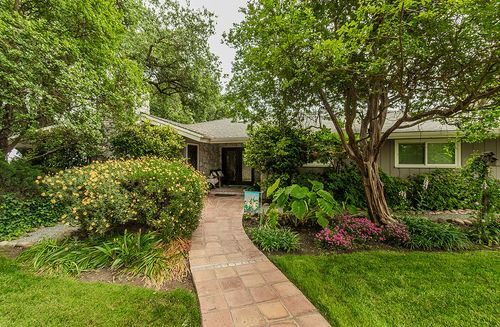 3670 S Newmark Ave, Sanger, CA, 93657-9588 | Card Image