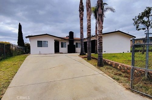 10045 Jonathan Ave, Cherry Valley, CA, 92223-4537 | Card Image