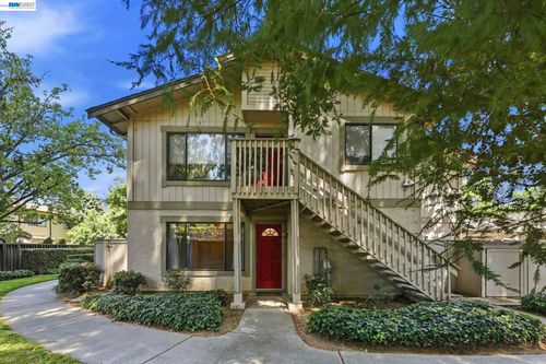 5005 Grey Feather Cir, San Jose, CA, 95136-3403 | Card Image