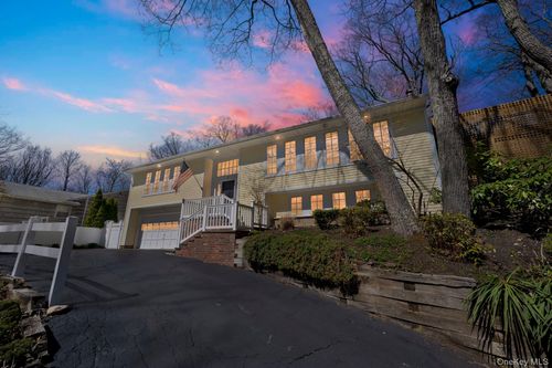 3 Glen Way, Cold Spring Harbor, NY, 11724-1803 | Card Image