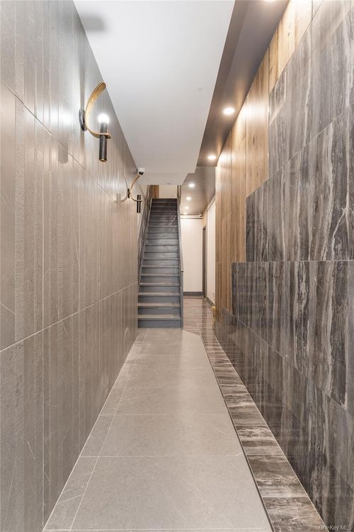 42 Driggs Ave, Brooklyn, NY, 11222-4524 | Card Image