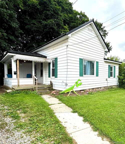 104 Park Ave, Yale, MI, 48097-2851 | Card Image