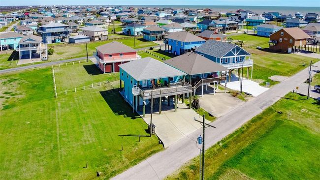978 Seadrift Dr, House other with 3 bedrooms, 2 bathrooms and null parking in Crystal Beach TX | Image 43