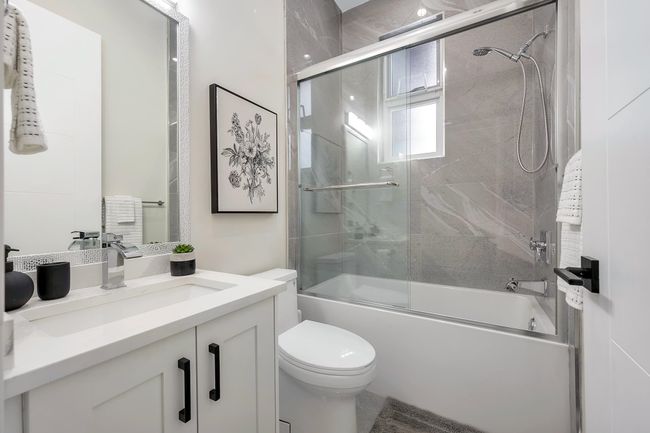 212 Blackman St, House other with 6 bedrooms, 5 bathrooms and 5 parking in New Westminster BC | Image 37