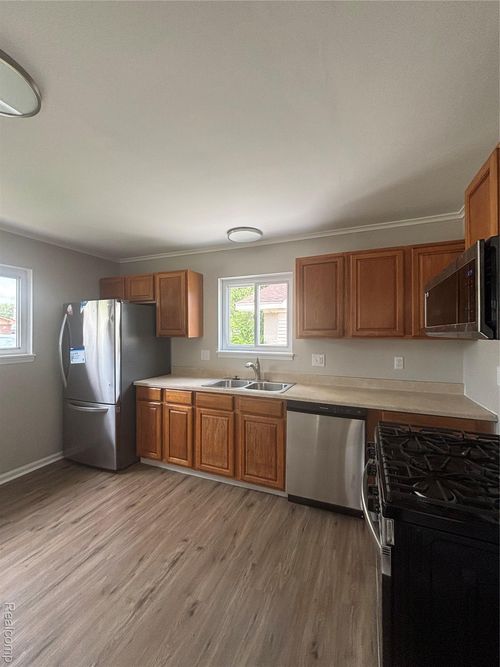 4637 5th St, Ecorse, MI, 48229-1046 | Card Image