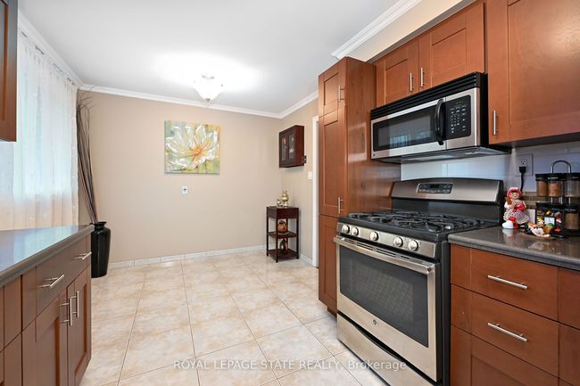 14 Joy Crt, House other with 3 bedrooms, 2 bathrooms and 4 parking in Hamilton ON | Image 13