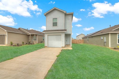 231 Gabbro Gdns, Maxwell, TX, 78656-2016 | Card Image