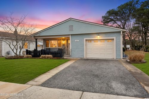 3 Woodstock Dr, Toms River, NJ, 08757-6526 | Card Image