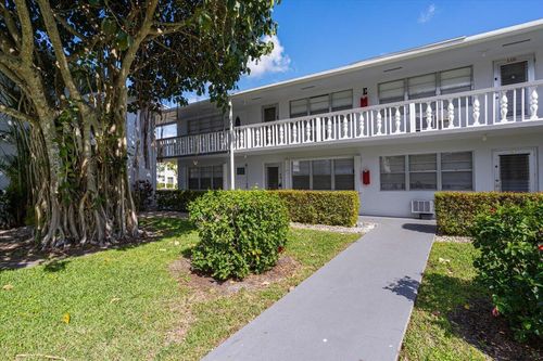 98 Cambridge E, West Palm Beach, FL, 33417-1317 | Card Image