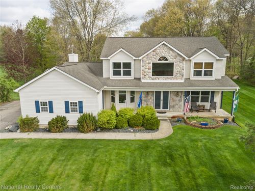 3910 Forest Edge Dr, Commerce Township, MI, 48382-1092 | Card Image