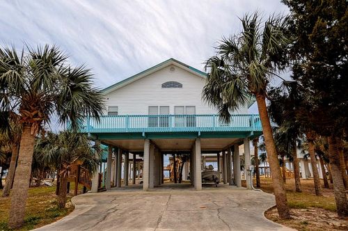 71 W 11th Ave, Horseshoe Beach, FL, 32648 | Card Image