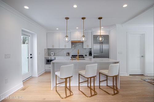 82 Josephine Evaristo Ave, Greenwich, CT, 06830 | Card Image