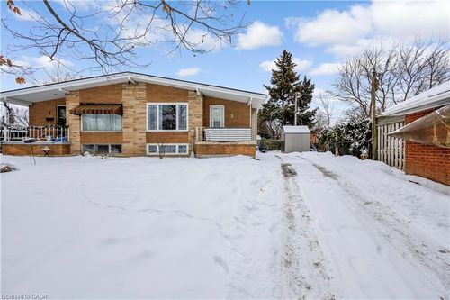 5 Carrington Crt, Hamilton, ON, L9A4N5 | Card Image