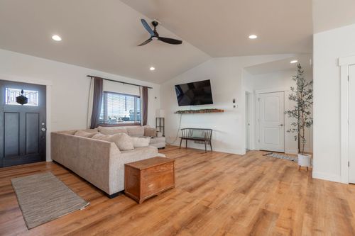 180 Meadow View Loop, East Helena, MT, 59635-3159 | Card Image