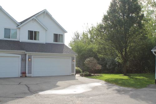 bldg-700-862 Pinnacle Run Dr, Grand Rapids, MI, 49546-8342 | Card Image