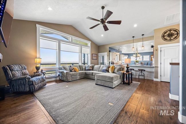 5886 Whispering Hills Dr, House other with 4 bedrooms, 3 bathrooms and 4 parking in Marsing ID | Image 11